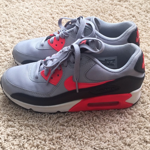 Nike Shoes - Nike Air Max size 7